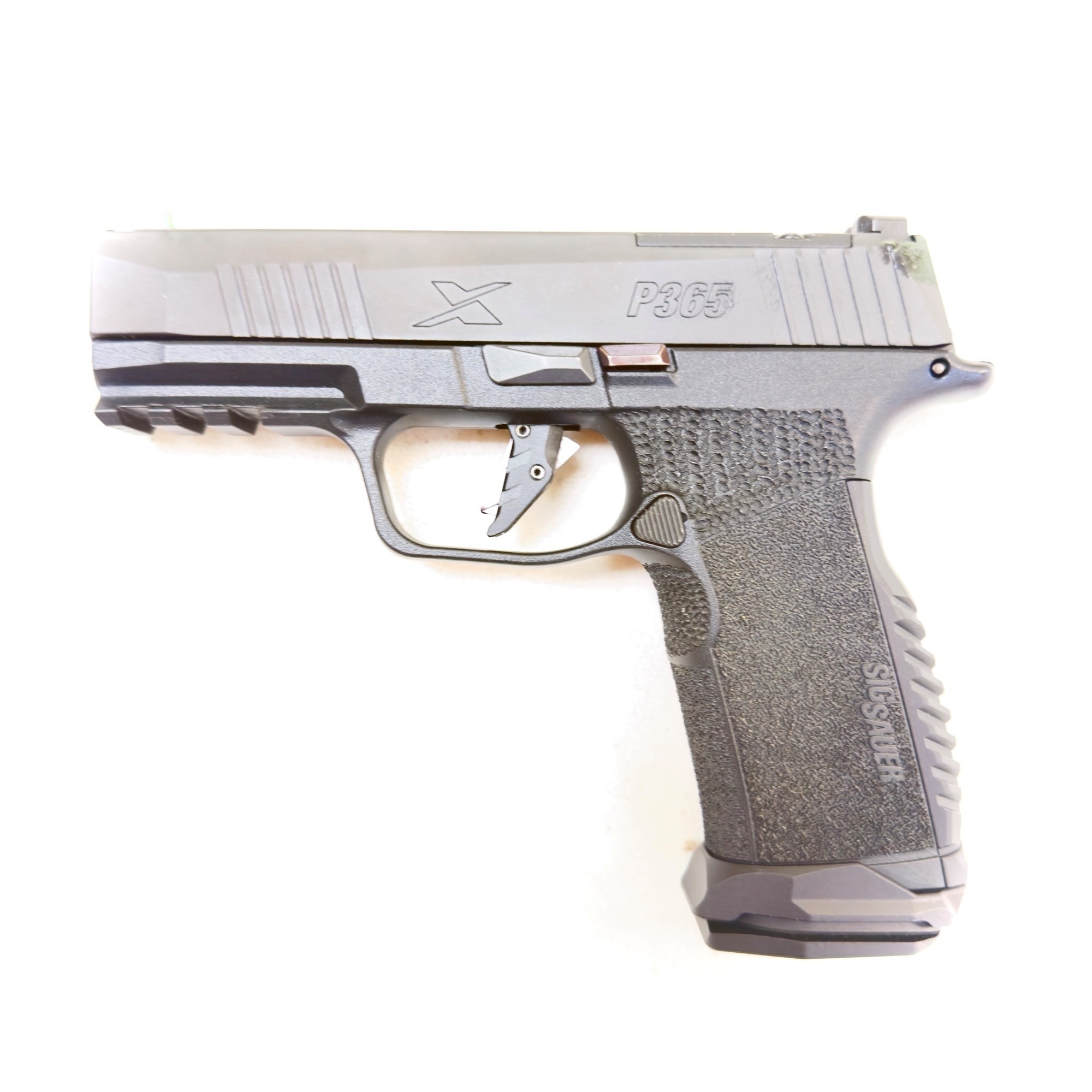 SIG SAUER P365X MACRO, 9MM, 3.7", W/ EXTRA FRAME, 2MAGS, HOLSTER, ORIG BOX, USED