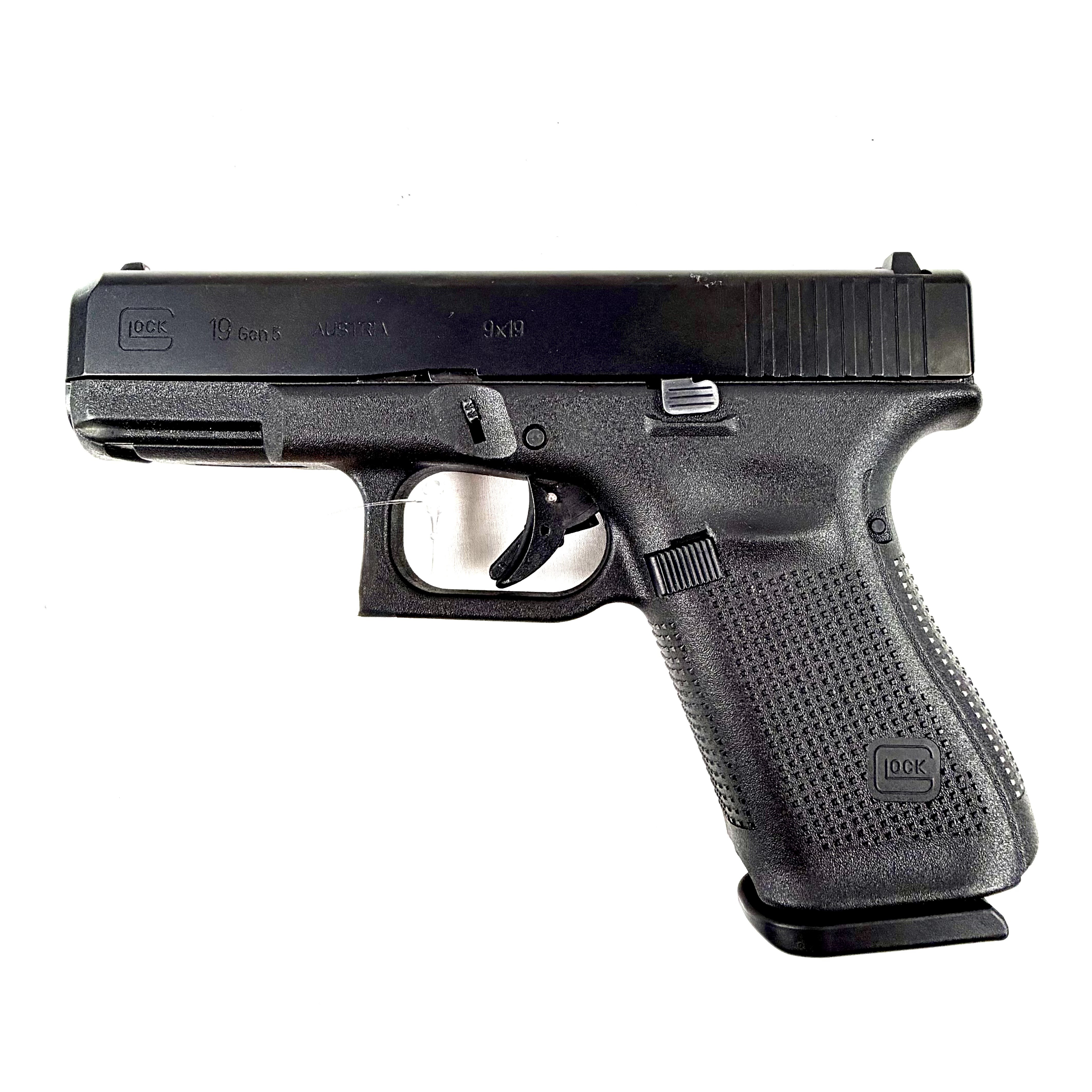 GLOCK 19GN5, 9MM, 4.02", BLACK, W/ 4 MAGS & ORIG BOX, USED